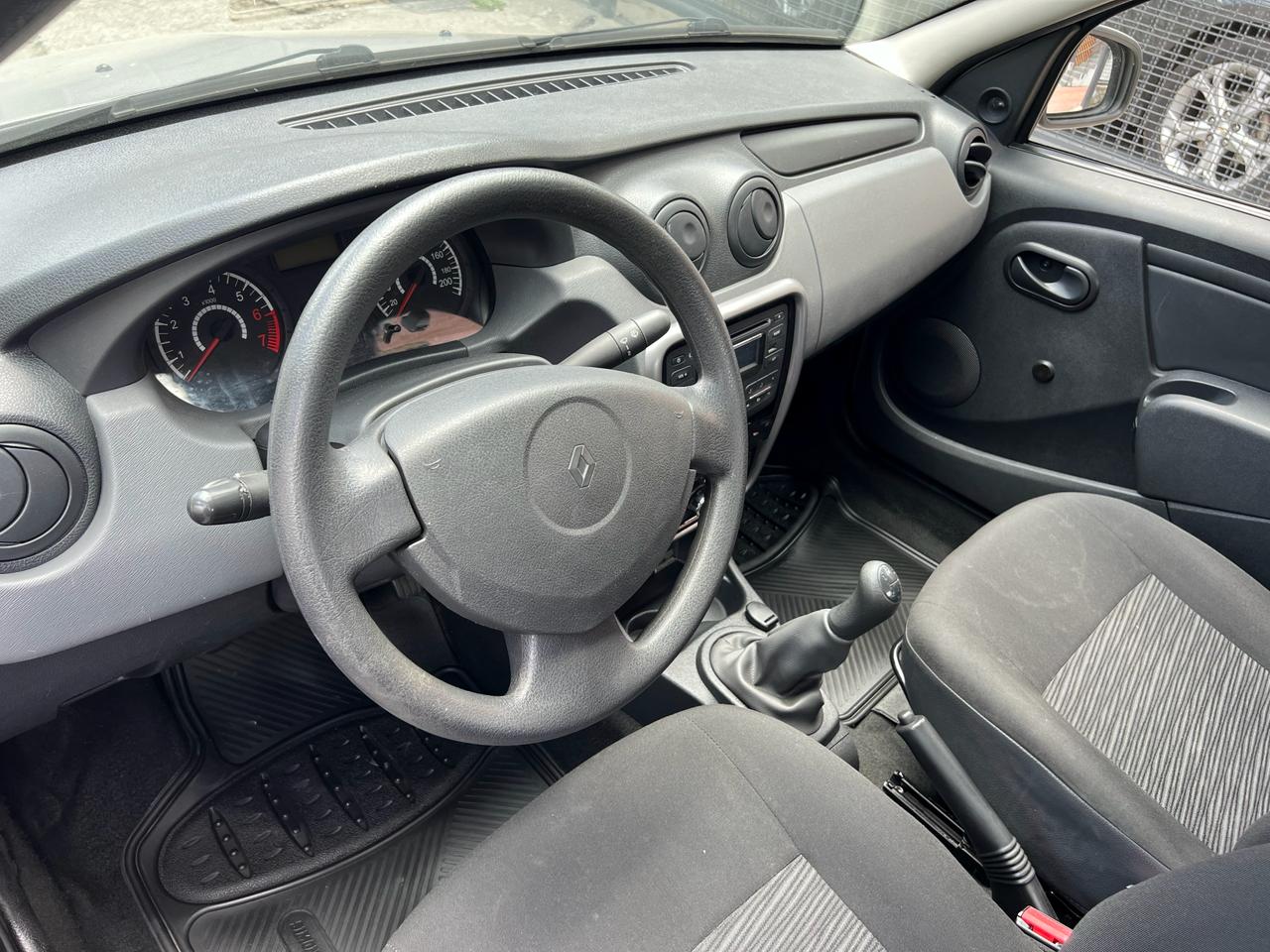 2013 RENAULT LOGAN FAMILIER