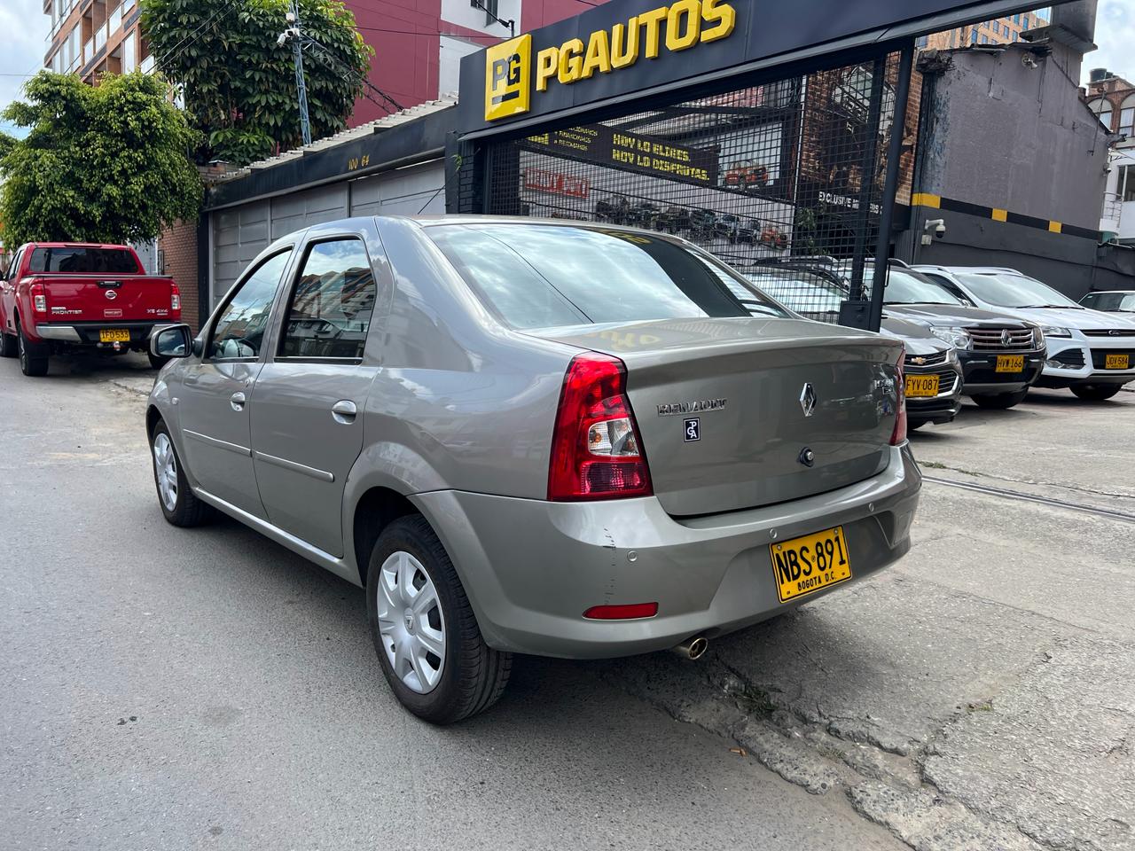 2013 RENAULT LOGAN FAMILIER