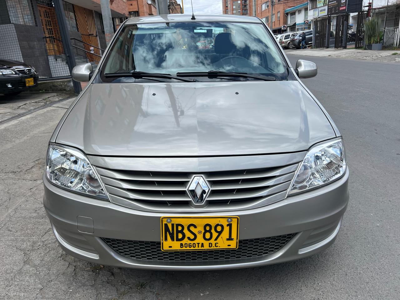 2013 RENAULT LOGAN FAMILIER