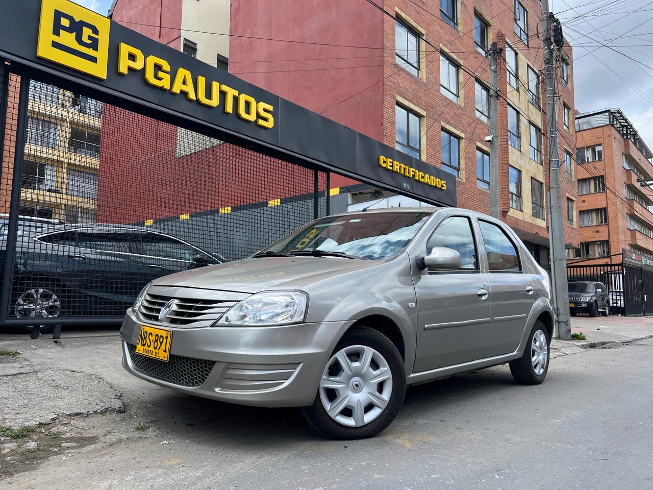 2013 RENAULT LOGAN FAMILIER